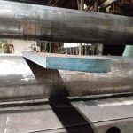 A flat scissor arm
